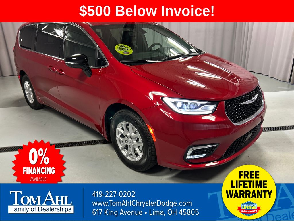 2026 Chrysler Pacifica Passenger Van 