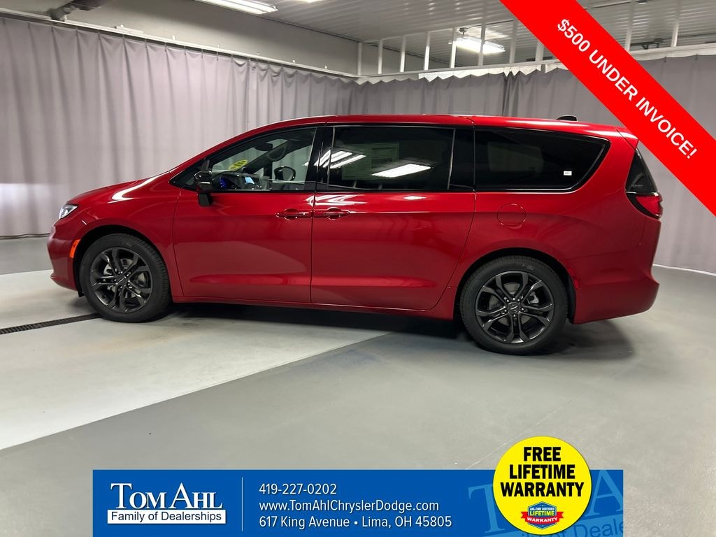 New 2026 Chrysler Pacifica SELECT Passenger Van