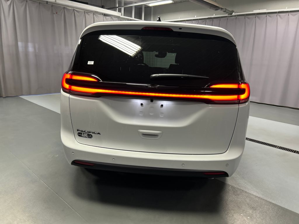 2026 Chrysler Pacifica Select - Photo 6