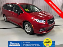 2026 Chrysler Pacifica SELECT Passenger Van