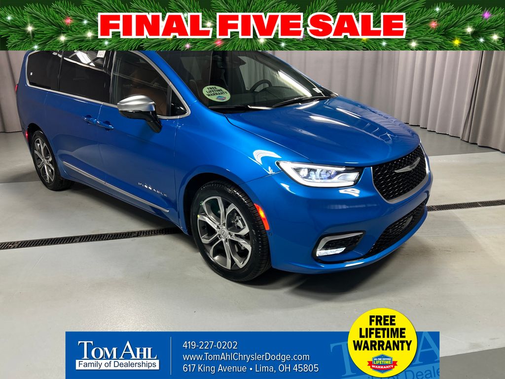 2026 Chrysler Pacifica Pinnacle's photo