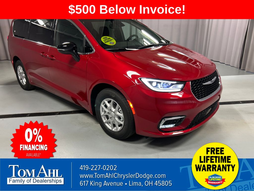 2026 Chrysler Pacifica Passenger Van 