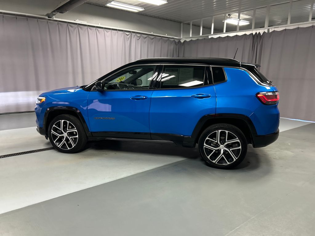 2024 Jeep Compass Limited photo 4