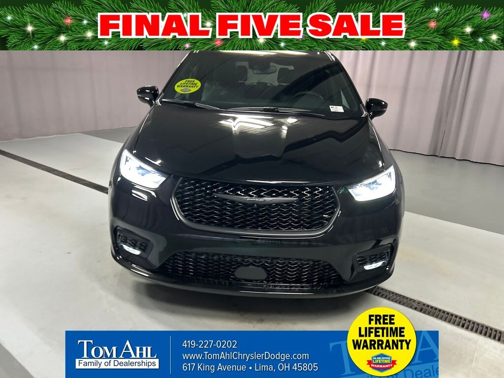 New 2026 Chrysler Pacifica SELECT AWD Passenger Van