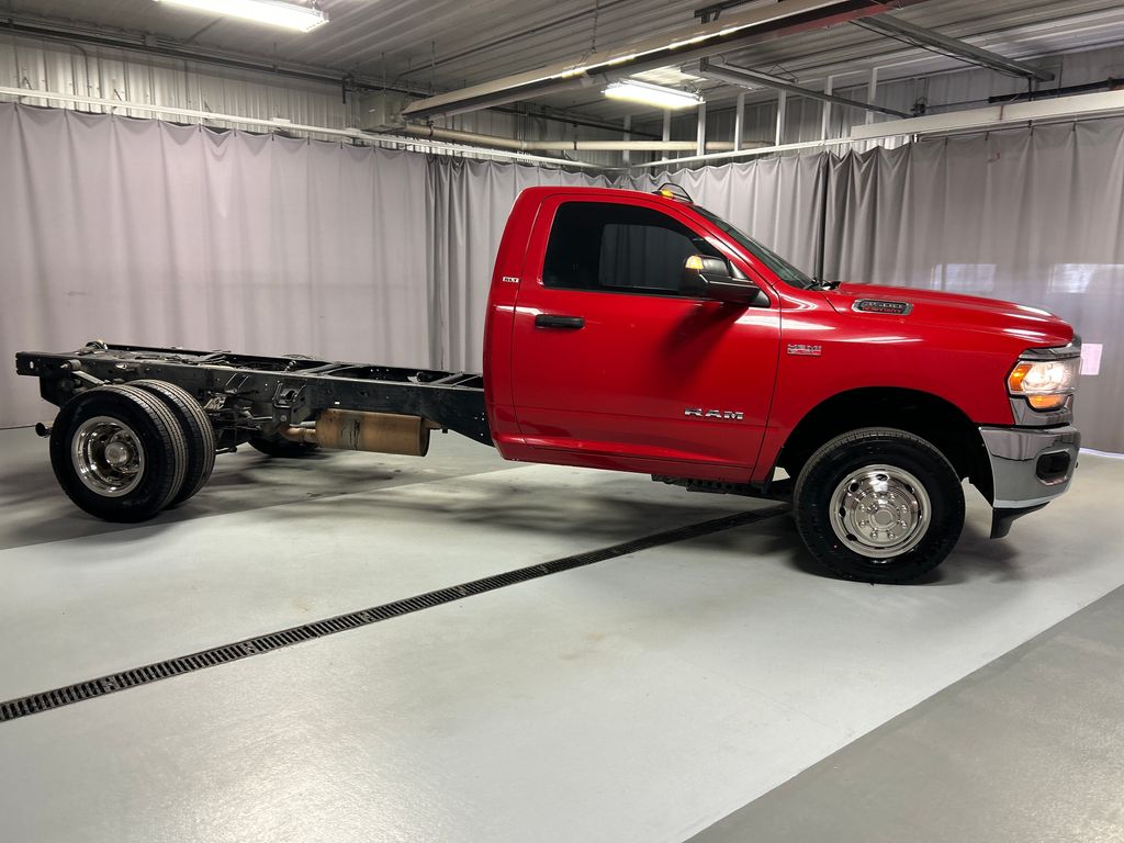 2022 RAM Ram 3500 Chassis Cab SLT - Photo 8