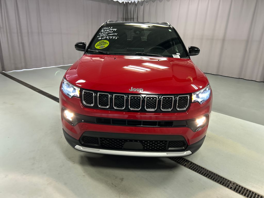 2023 Jeep Compass Limited photo 2