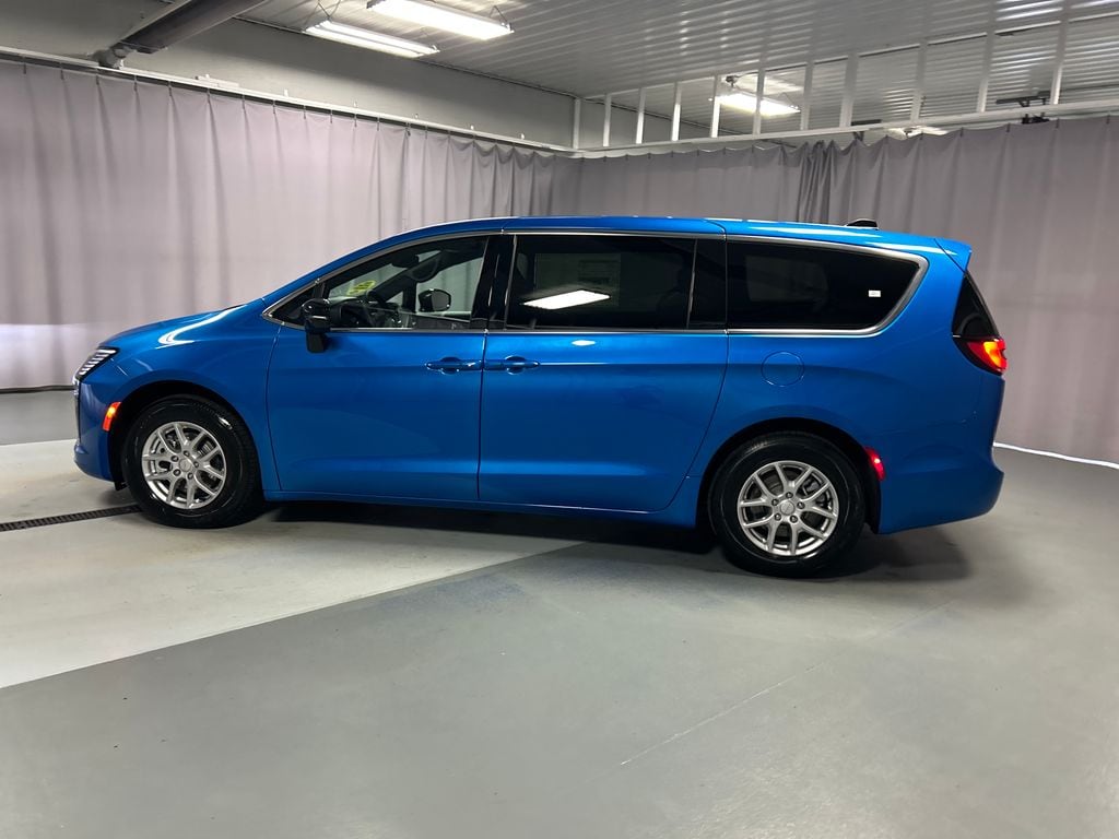 New 2027 Chrysler Pacifica SELECT Passenger Van