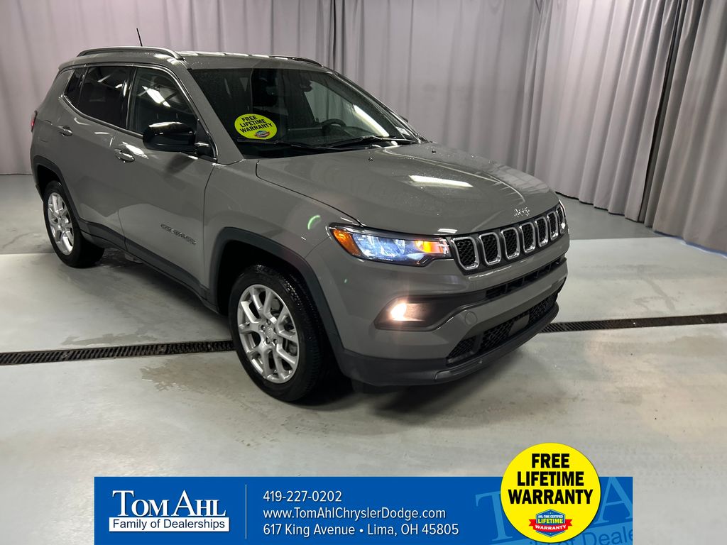 2024 Jeep Compass Latitude Lux