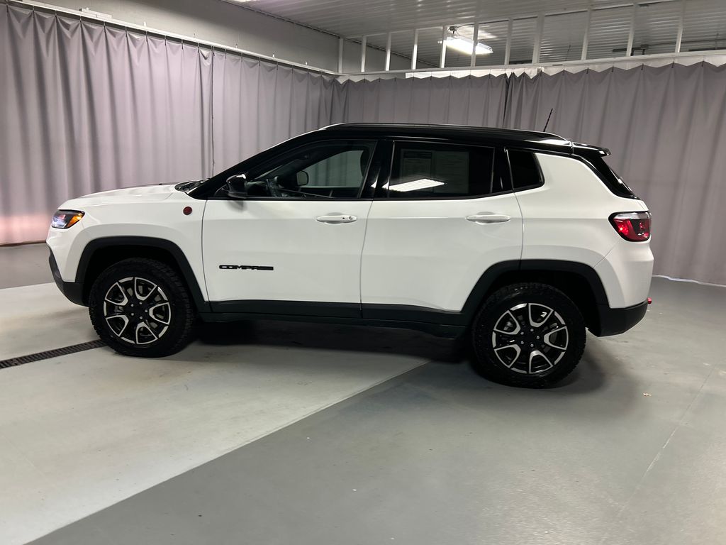 2024 Jeep Compass Trailhawk photo 4