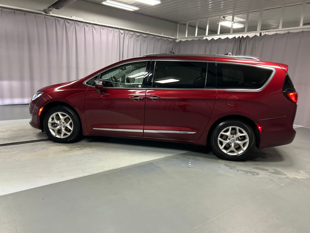 2020 Chrysler Pacifica Limited photo 4