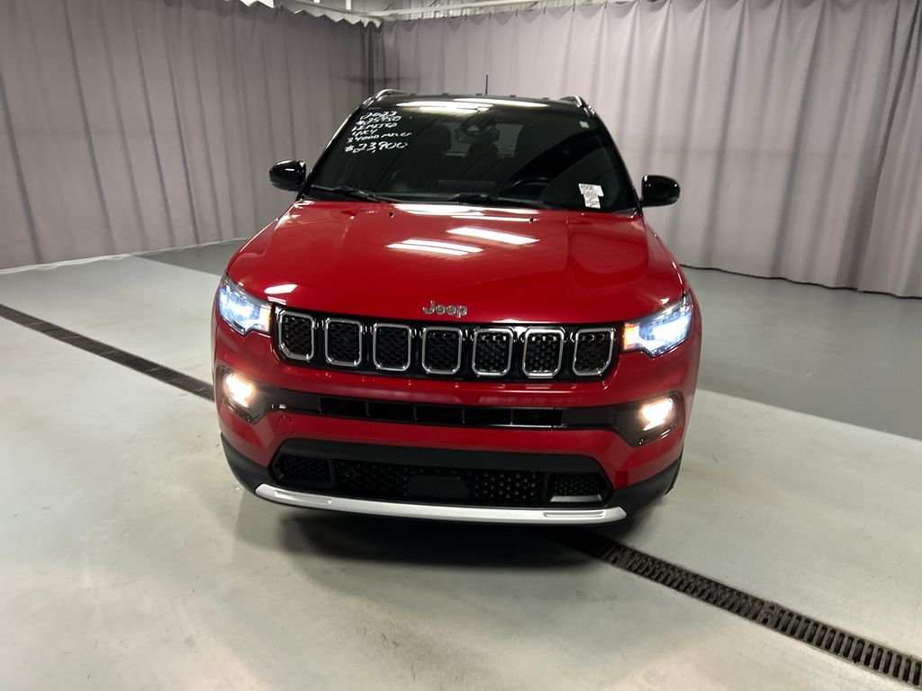 2023 Jeep Compass Limited photo 2