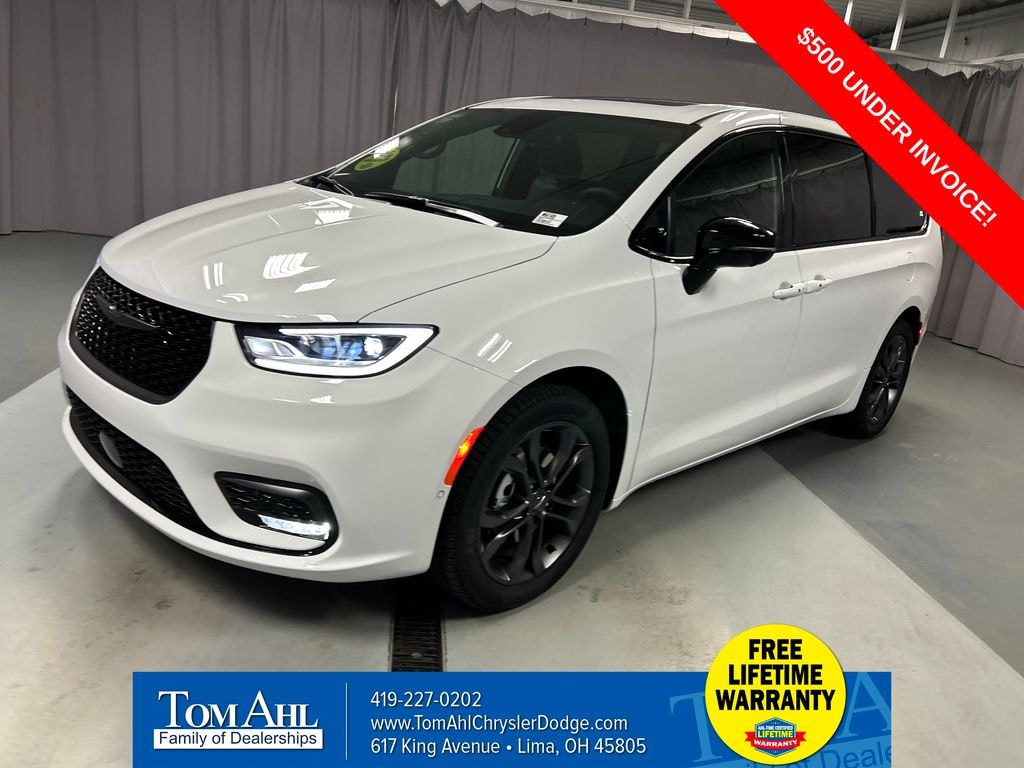 New 2026 Chrysler Pacifica SELECT Passenger Van