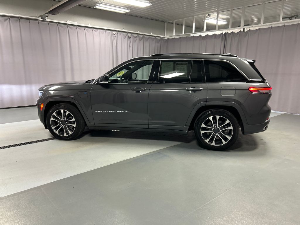 2024 Jeep Grand Cherokee 4xe Overland photo 4