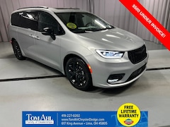 2026 Chrysler Pacifica LIMITED Passenger Van