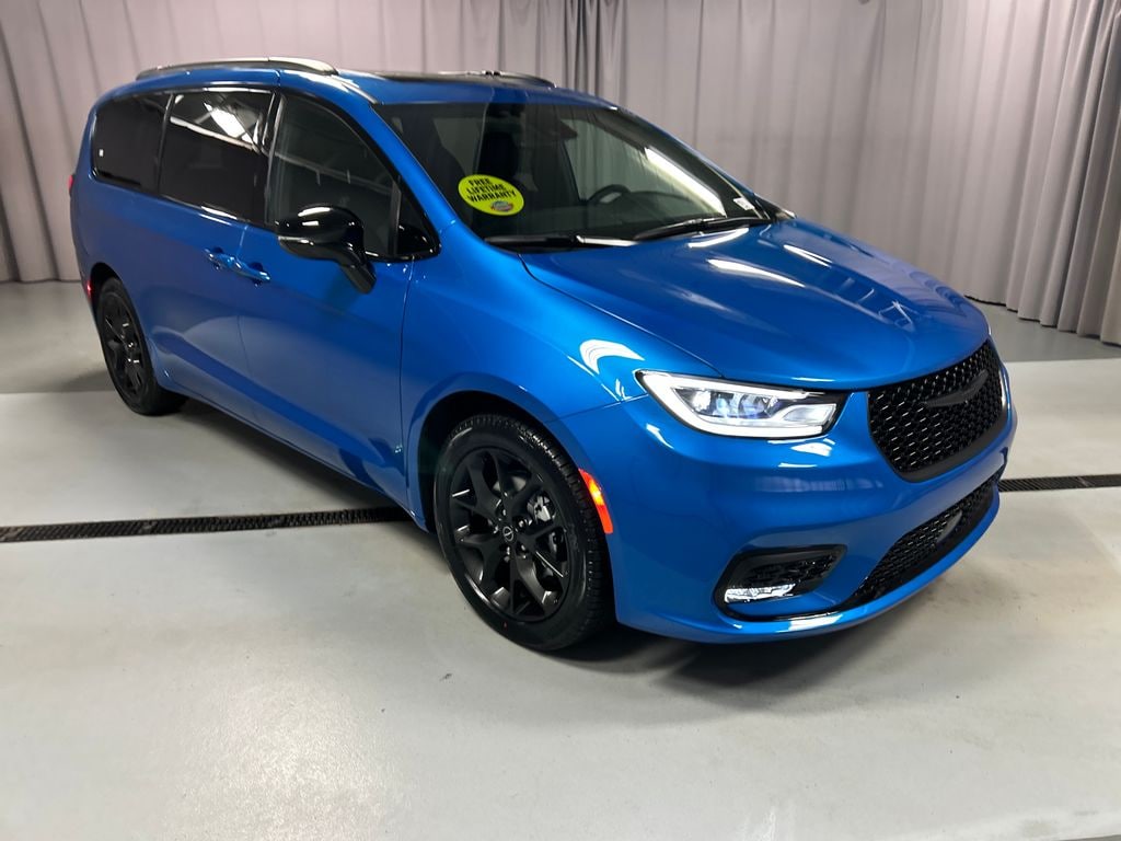 New 2026 Chrysler Pacifica SELECT Passenger Van