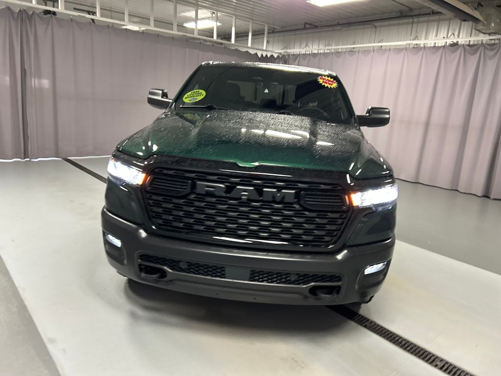 New 2026 Ram 1500 WARLOCK CREW CAB 4X4 5'7 BOX Pickup