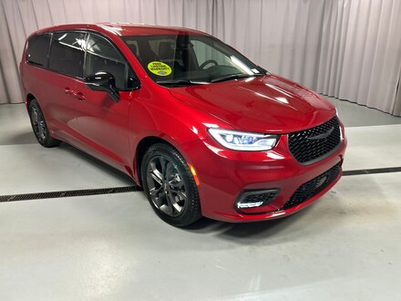 2026 Chrysler Pacifica SELECT Passenger Van