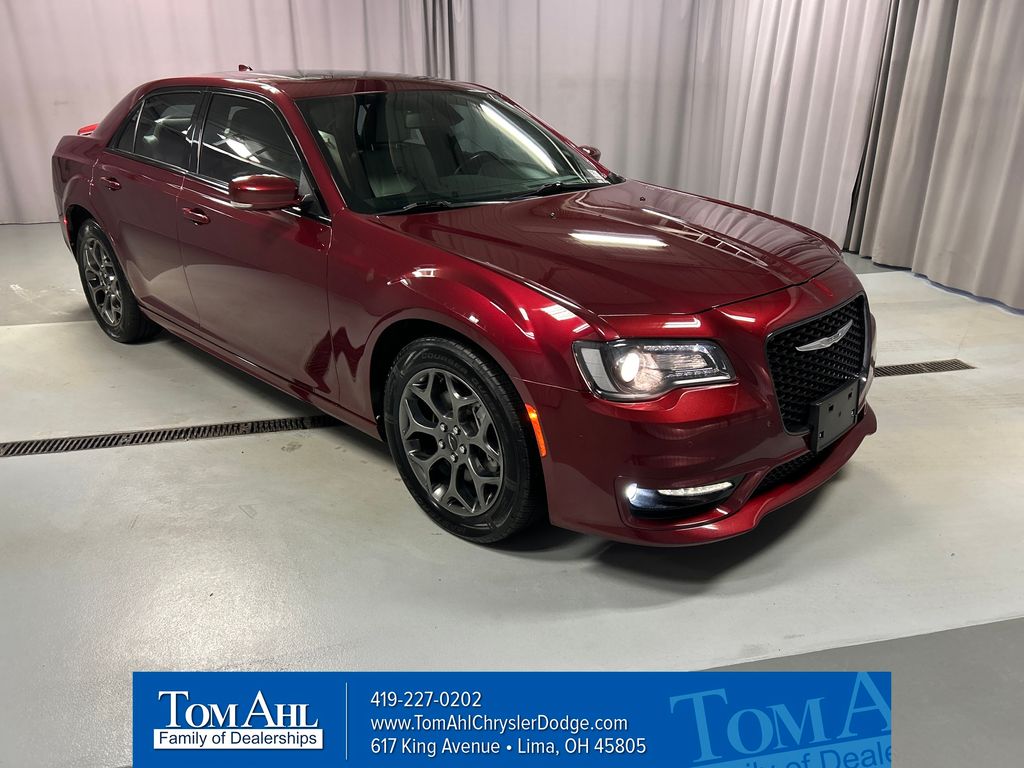 2018 Chrysler 300 S's photo