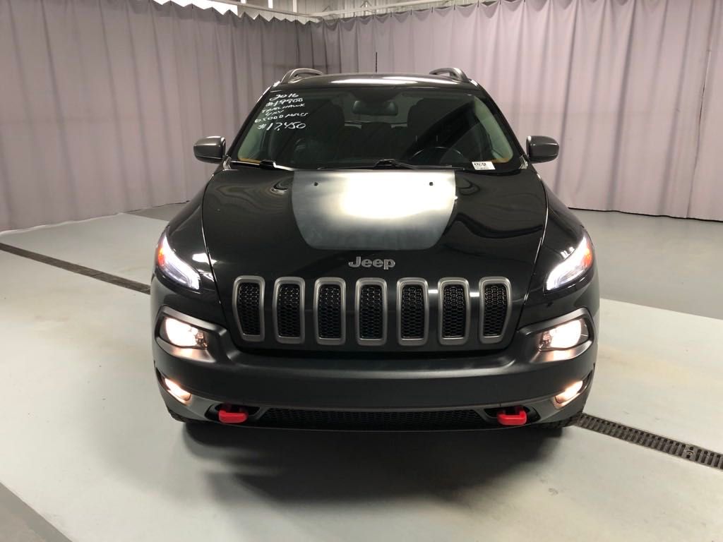 Used 2016 Jeep Cherokee Trailhawk with VIN 1C4PJMBB9GW331247 for sale in Lima, OH