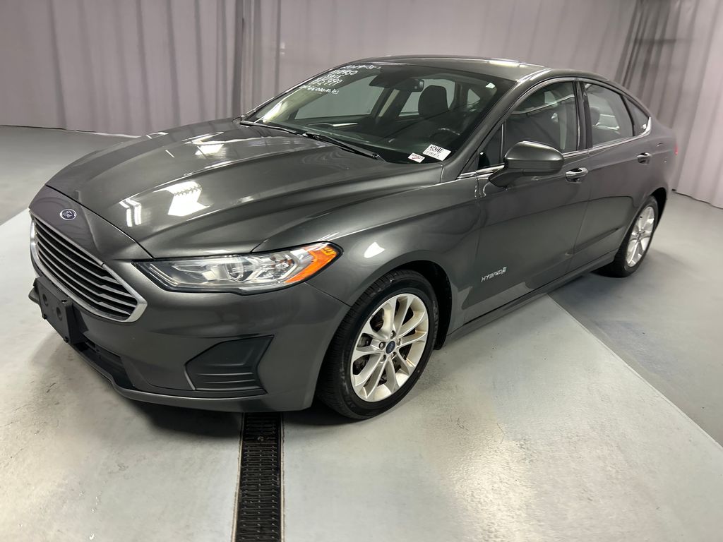 2019 Ford Fusion Hybrid SE photo 2