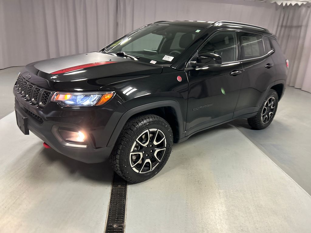 2024 Jeep Compass Trailhawk photo 3