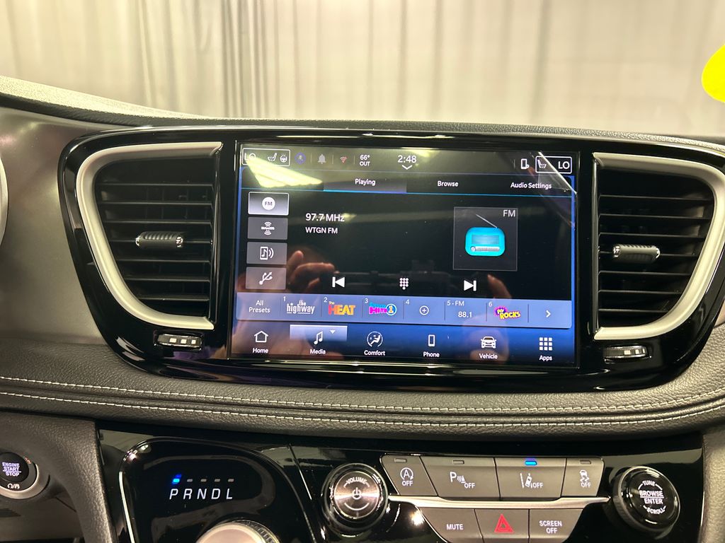 2026 Chrysler Pacifica Select - Photo 15