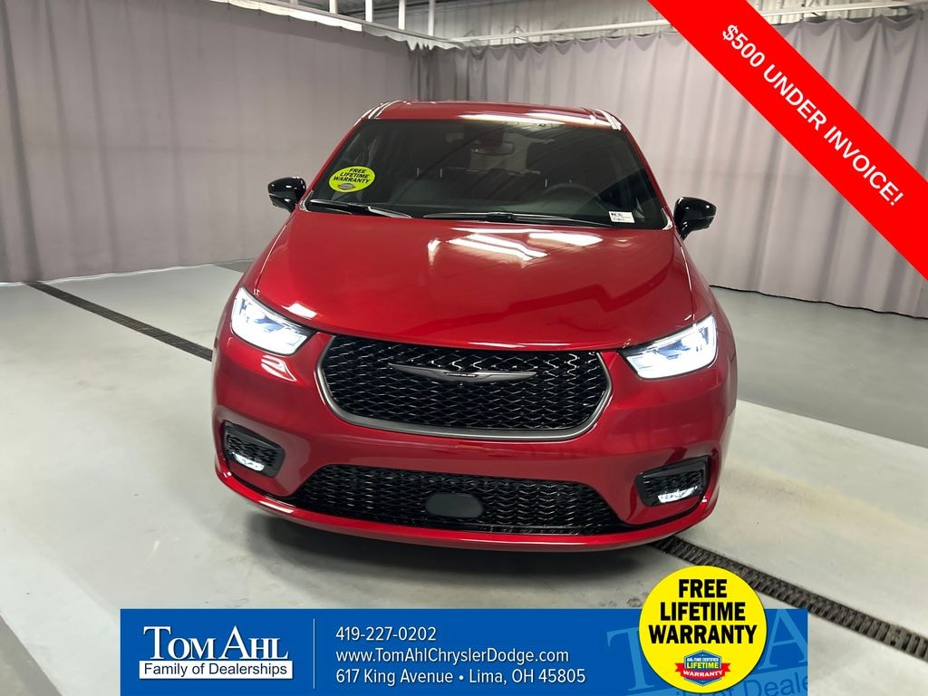 New 2026 Chrysler Pacifica SELECT Passenger Van