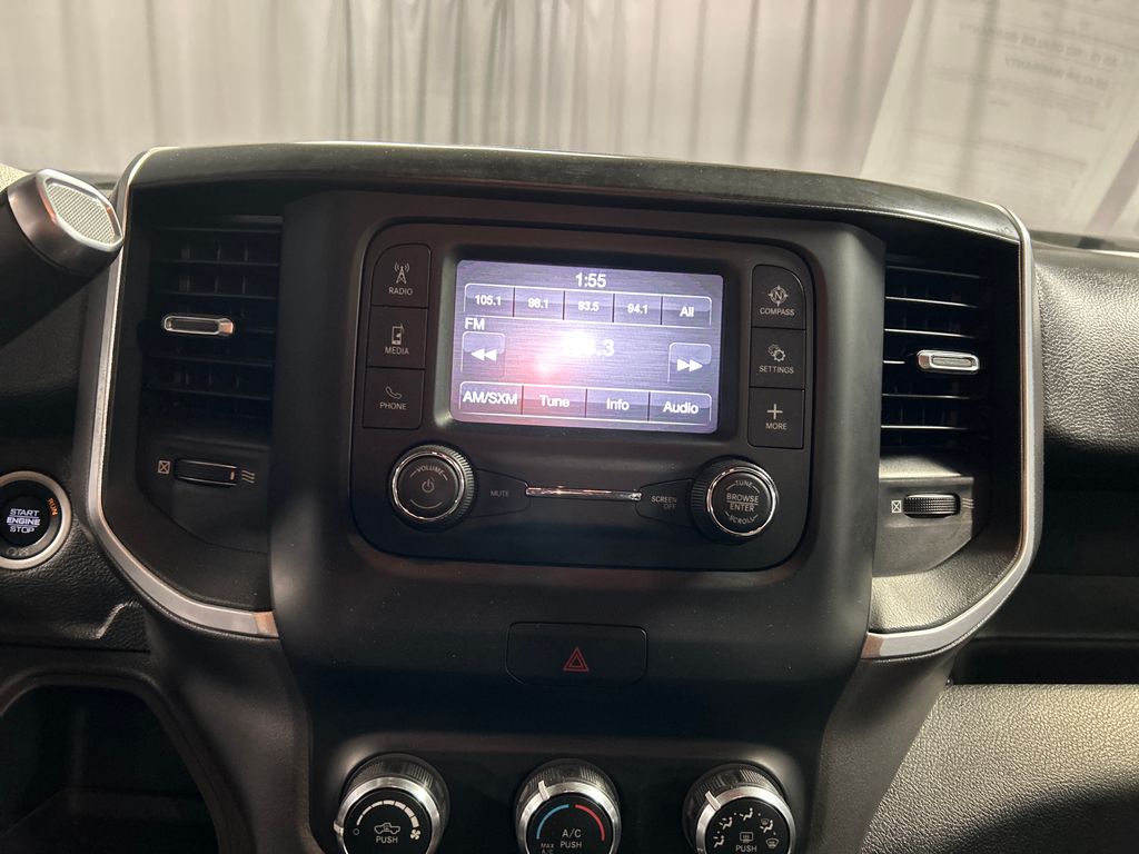 2022 RAM Ram 3500 Chassis Cab SLT - Photo 16