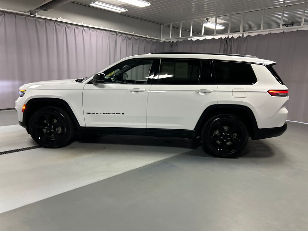 2021 Jeep Grand Cherokee Laredo photo 4