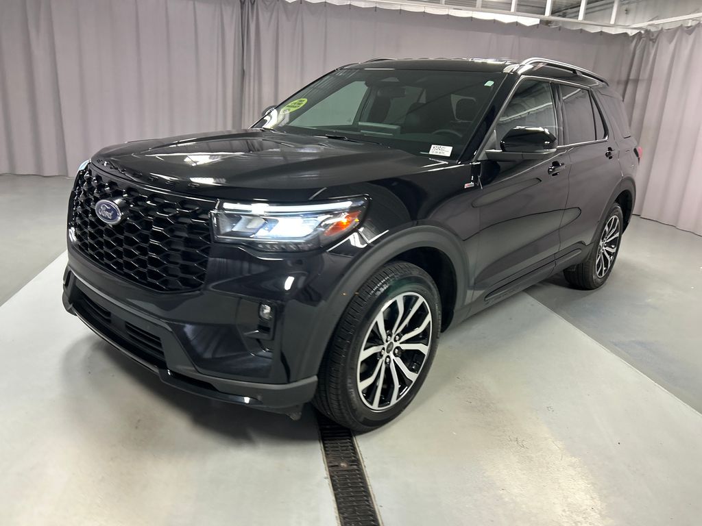 2025 Ford Explorer ST-Line photo 3