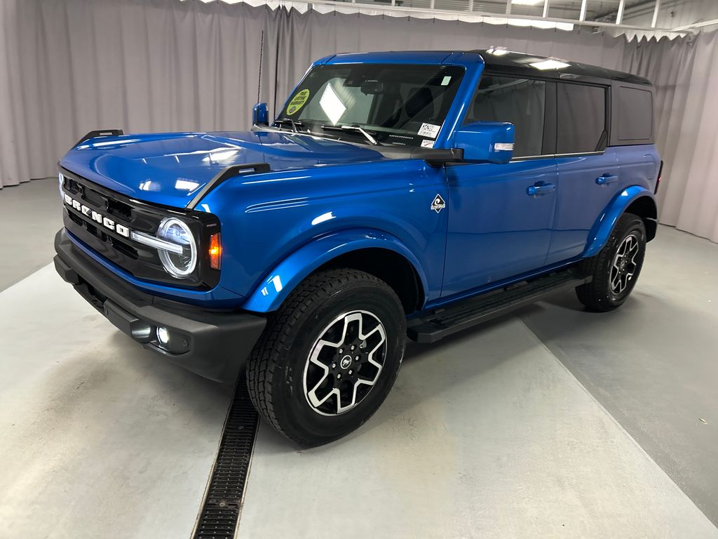 2024 Ford Bronco Outer Banks photo 2