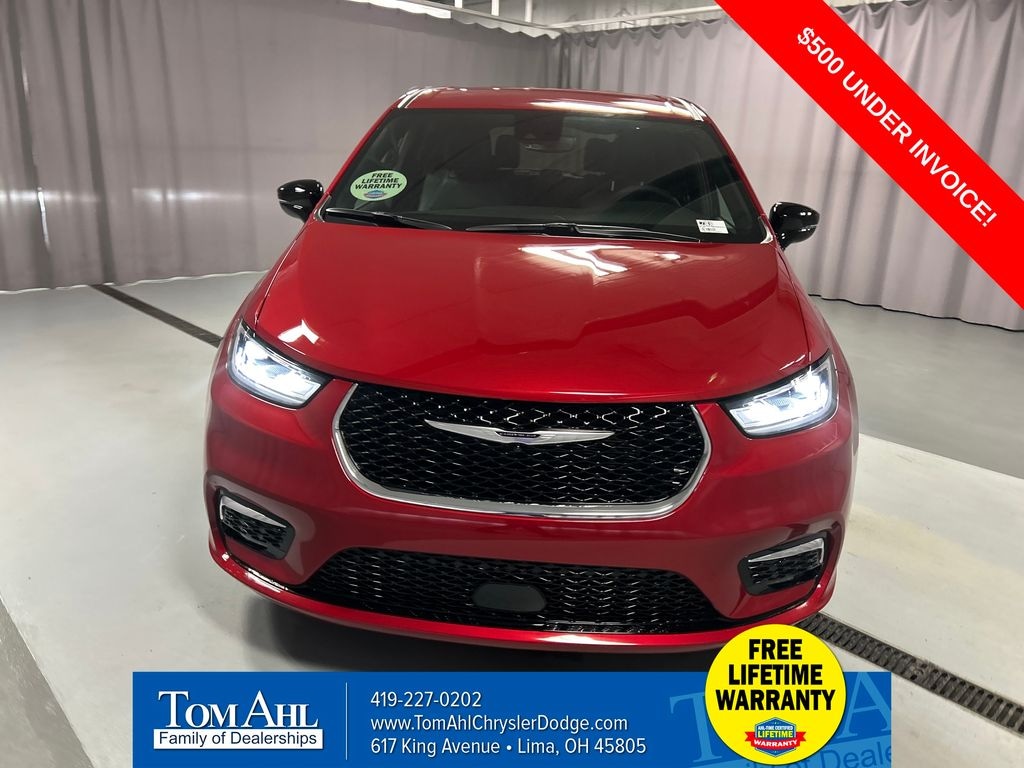 New 2026 Chrysler Pacifica SELECT Passenger Van