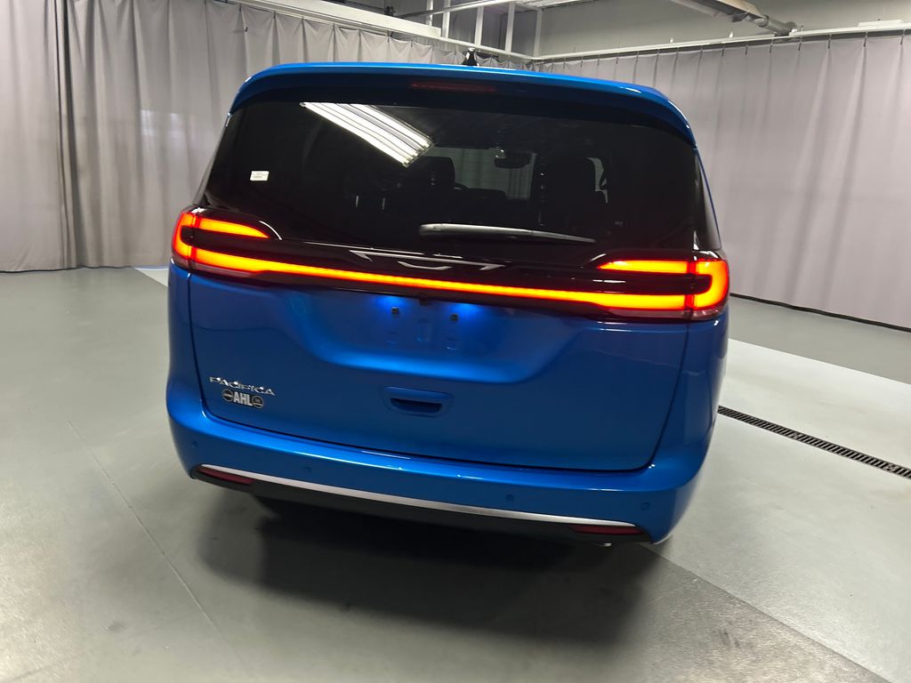 2027 Chrysler Pacifica Select - Photo 6