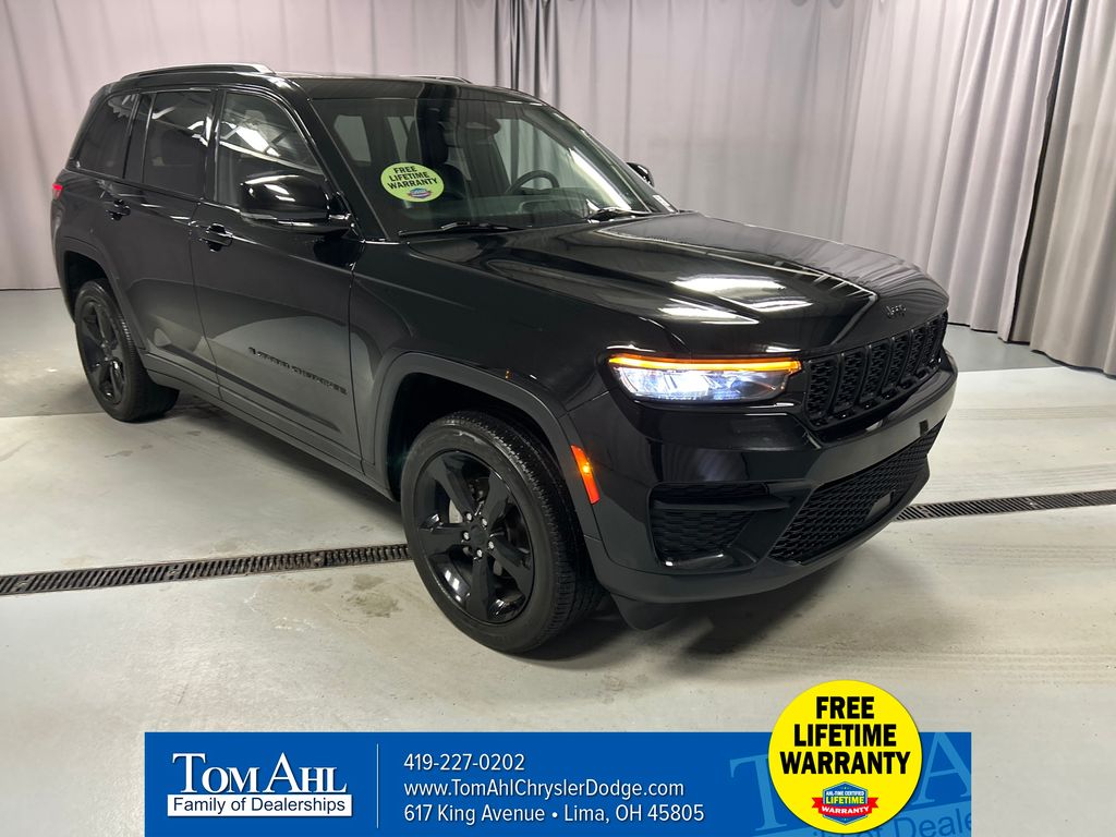 2023 Jeep Grand Cherokee Altitude's photo