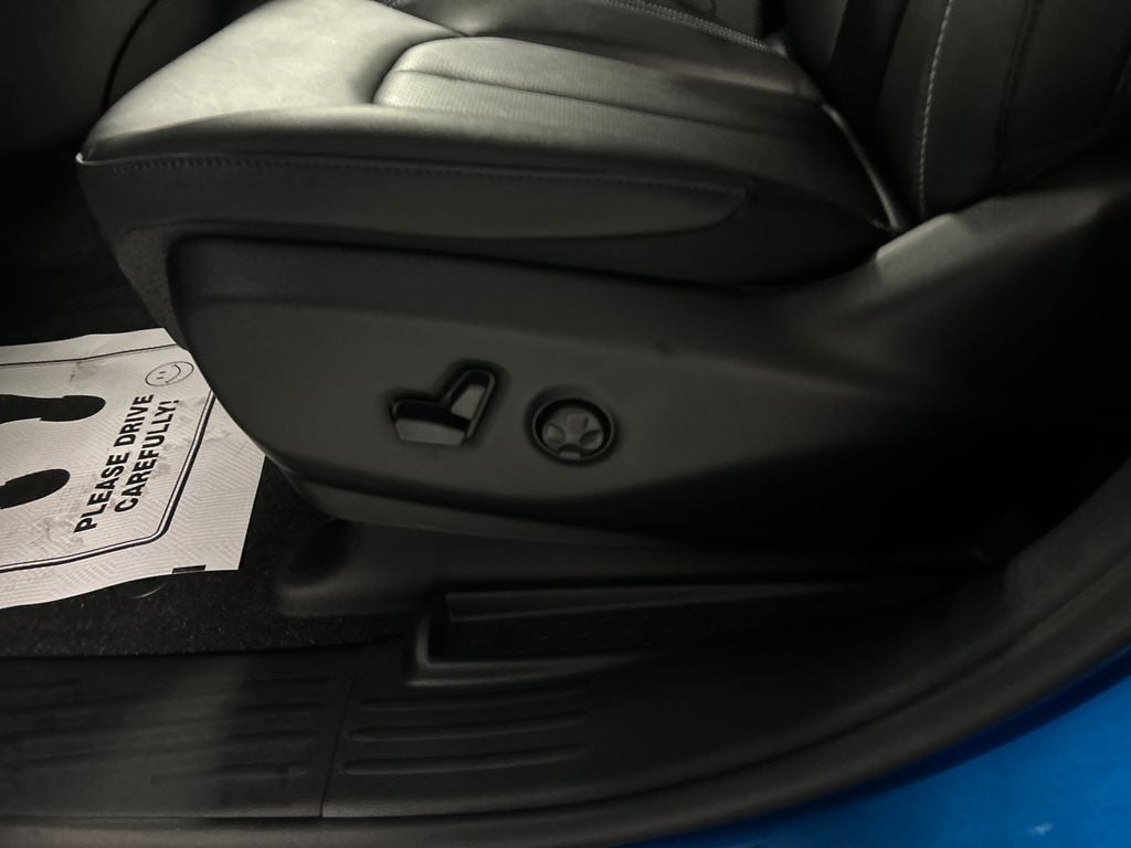 2027 Chrysler Pacifica Select - Photo 11