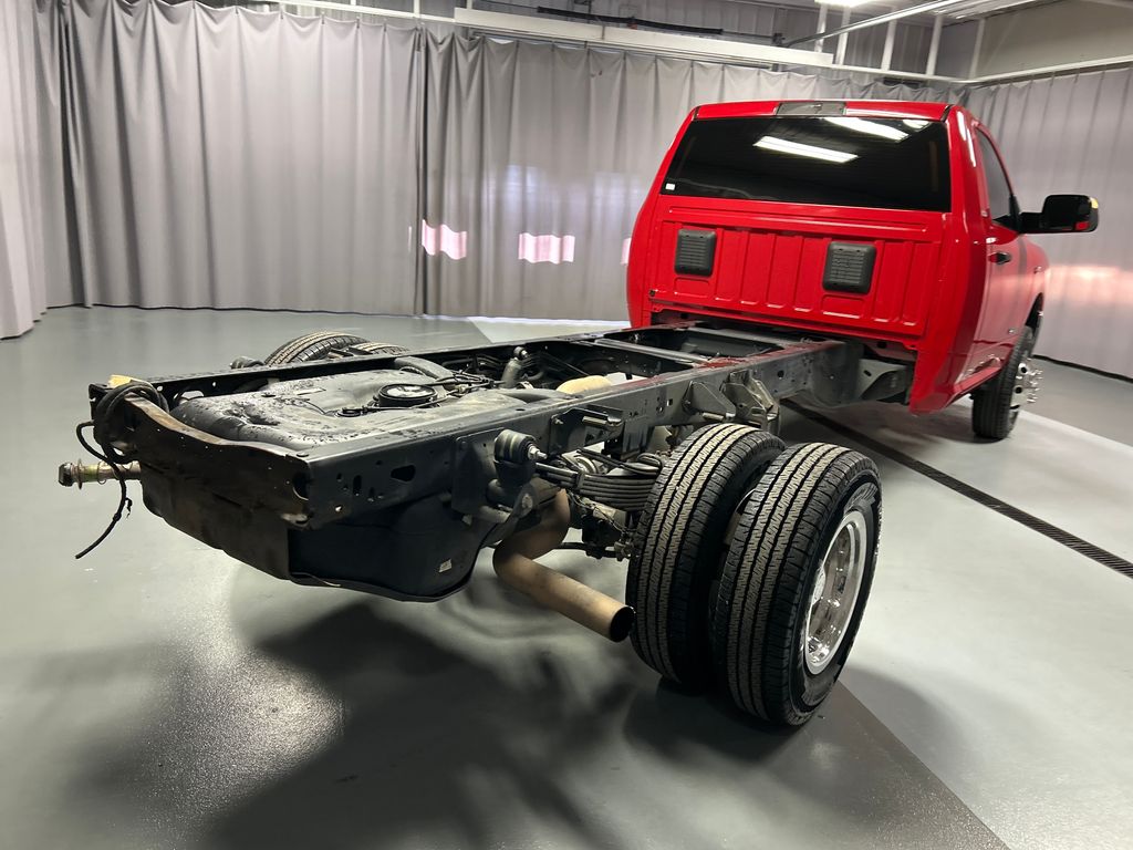 2022 RAM Ram 3500 Chassis Cab SLT - Photo 7