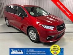 2026 Chrysler Pacifica SELECT Passenger Van