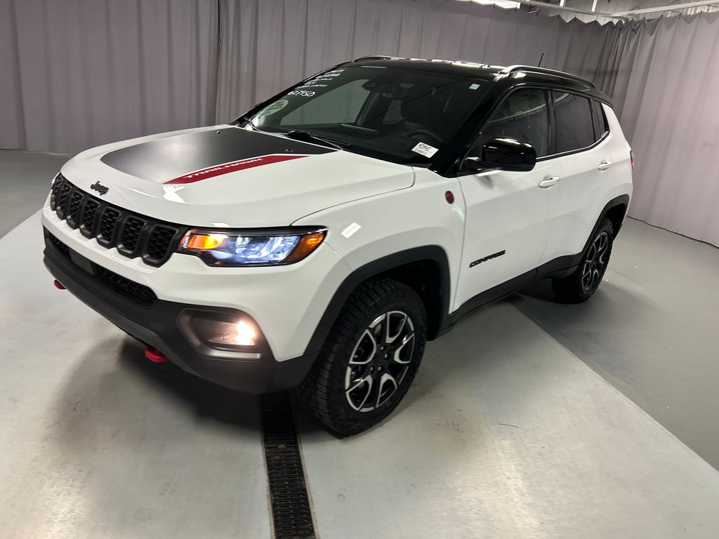 2024 Jeep Compass Trailhawk photo 3