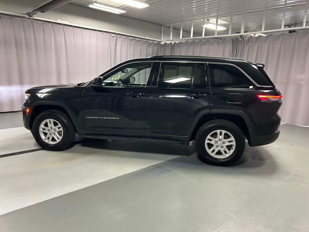 Used 2023 Jeep Grand Cherokee Laredo SUV