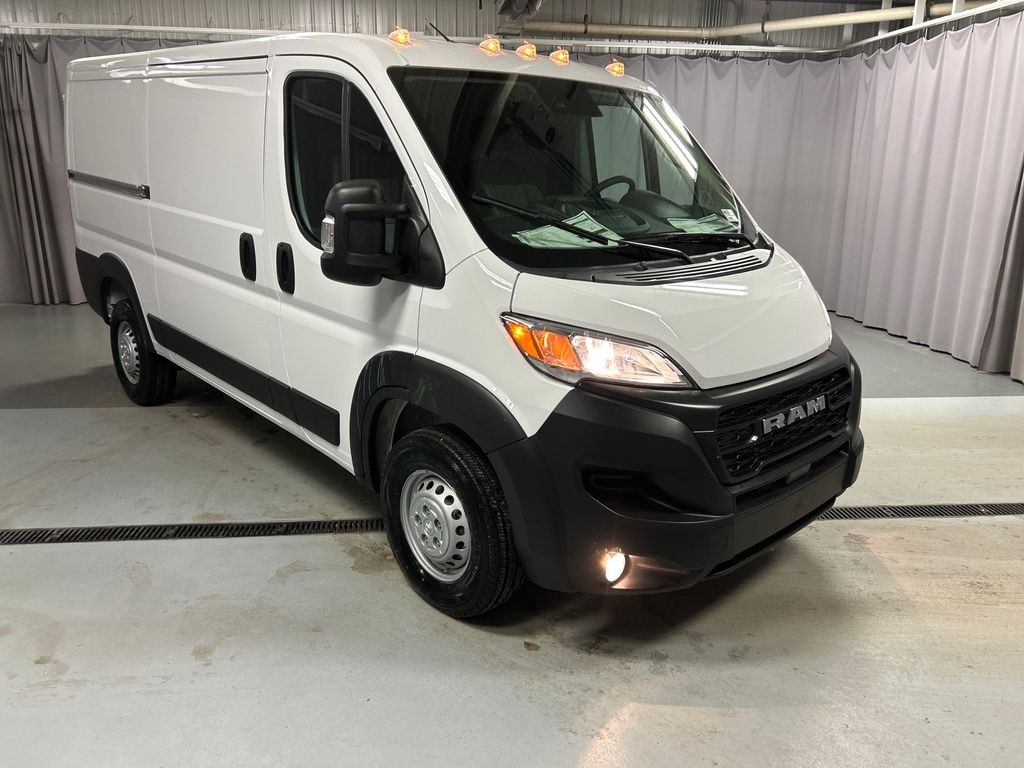 New 2025 Ram ProMaster PROMASTER 1500 TRADESMAN CARGO VAN LOW ROOF 136' W Cargo Van