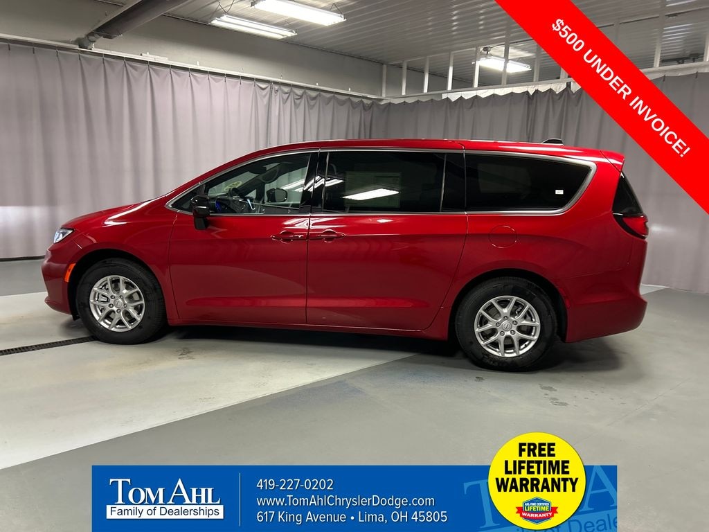 New 2026 Chrysler Pacifica SELECT Passenger Van