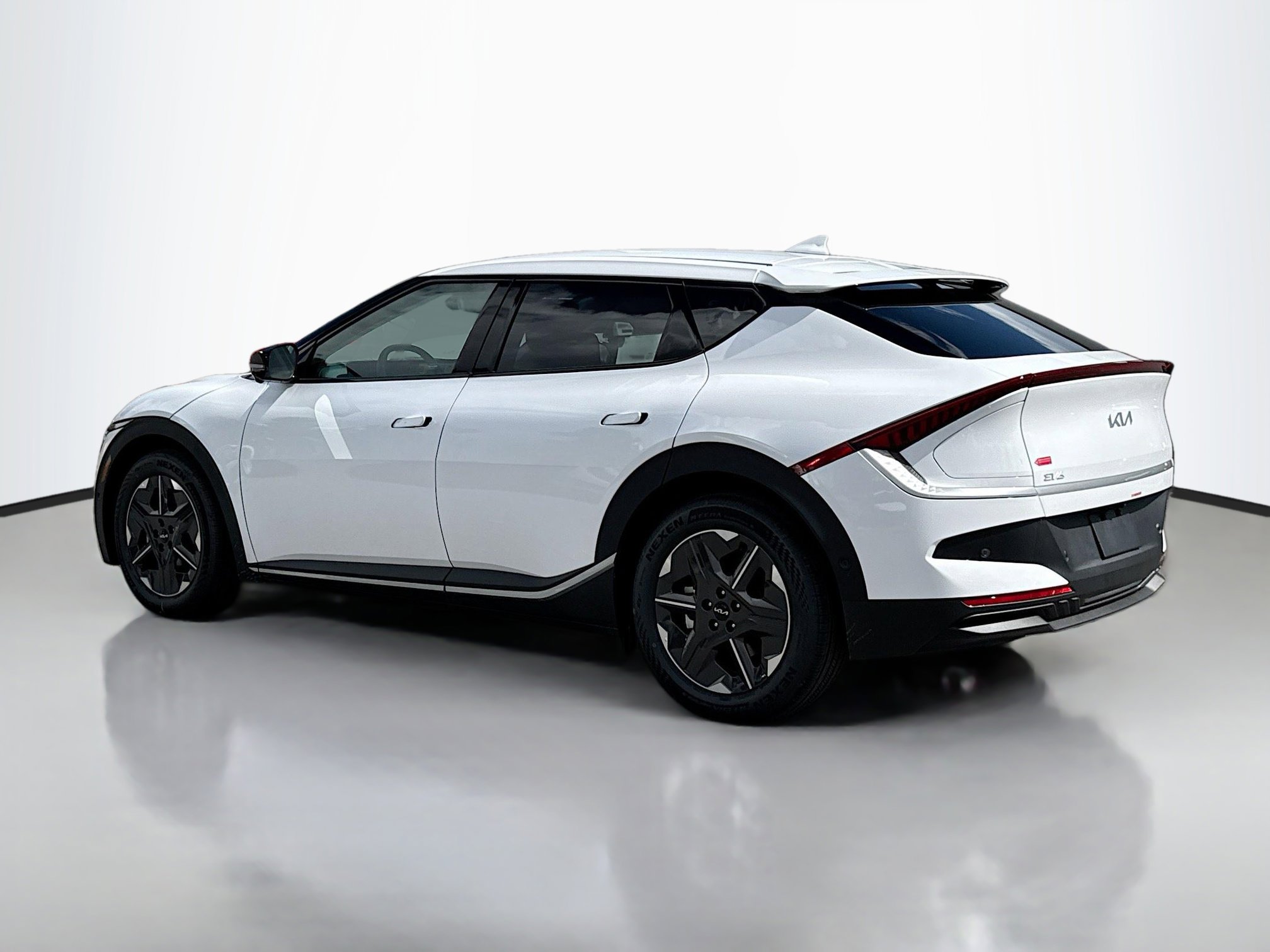 2025 Kia EV6 Light photo 4