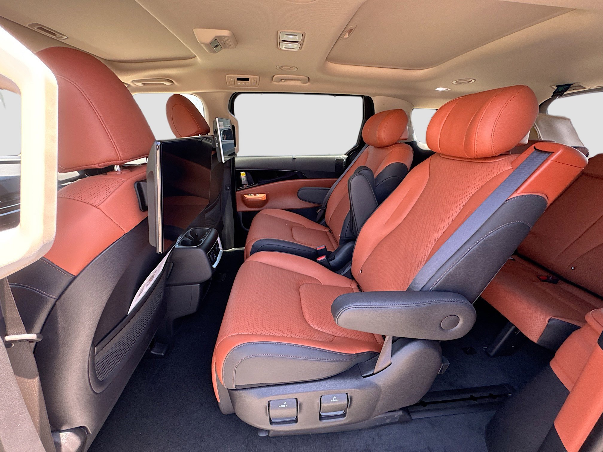 2025 Kia Carnival SX Prestige - Photo 31