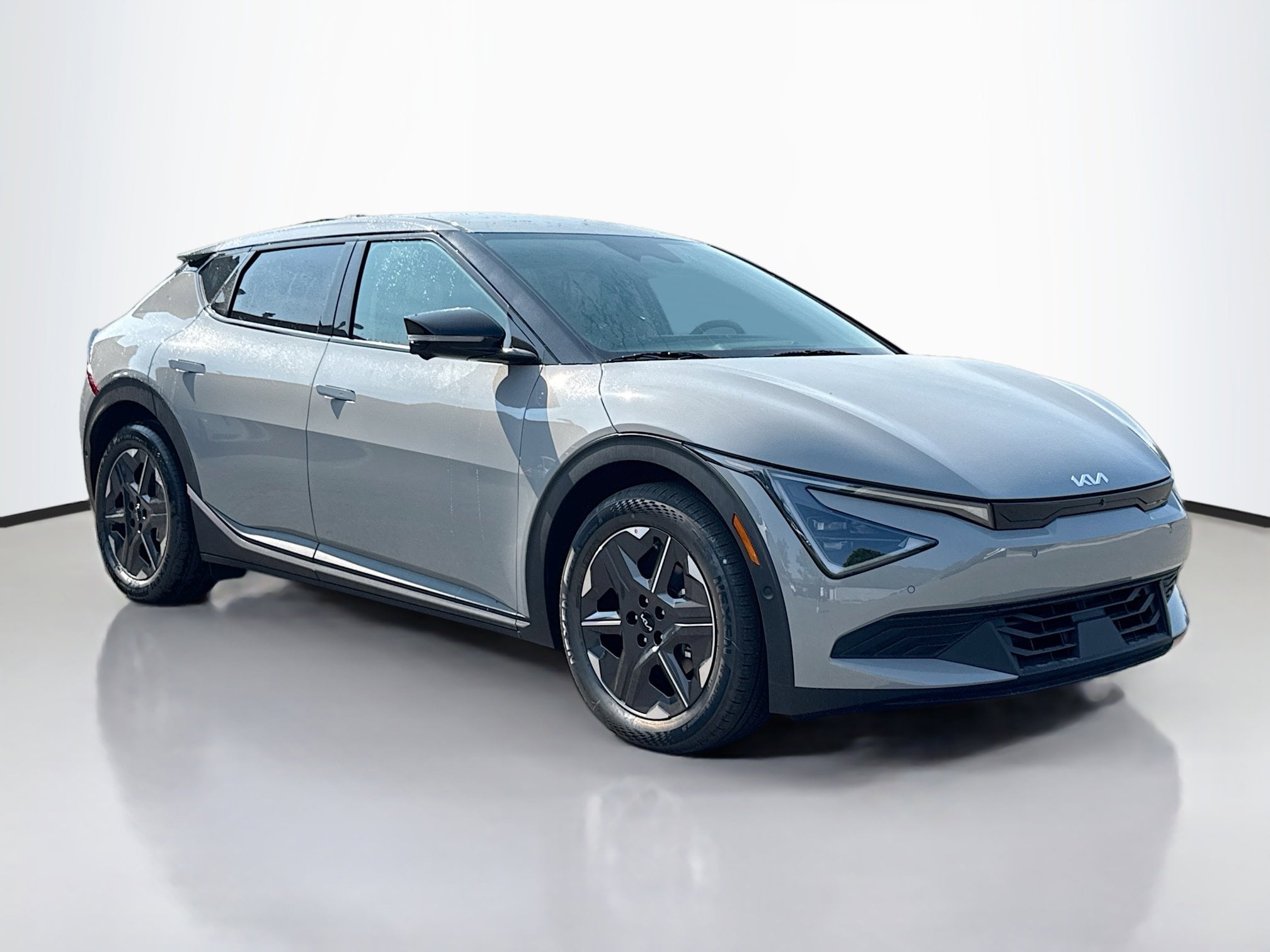 2025 Kia EV6 Light L/R's photo