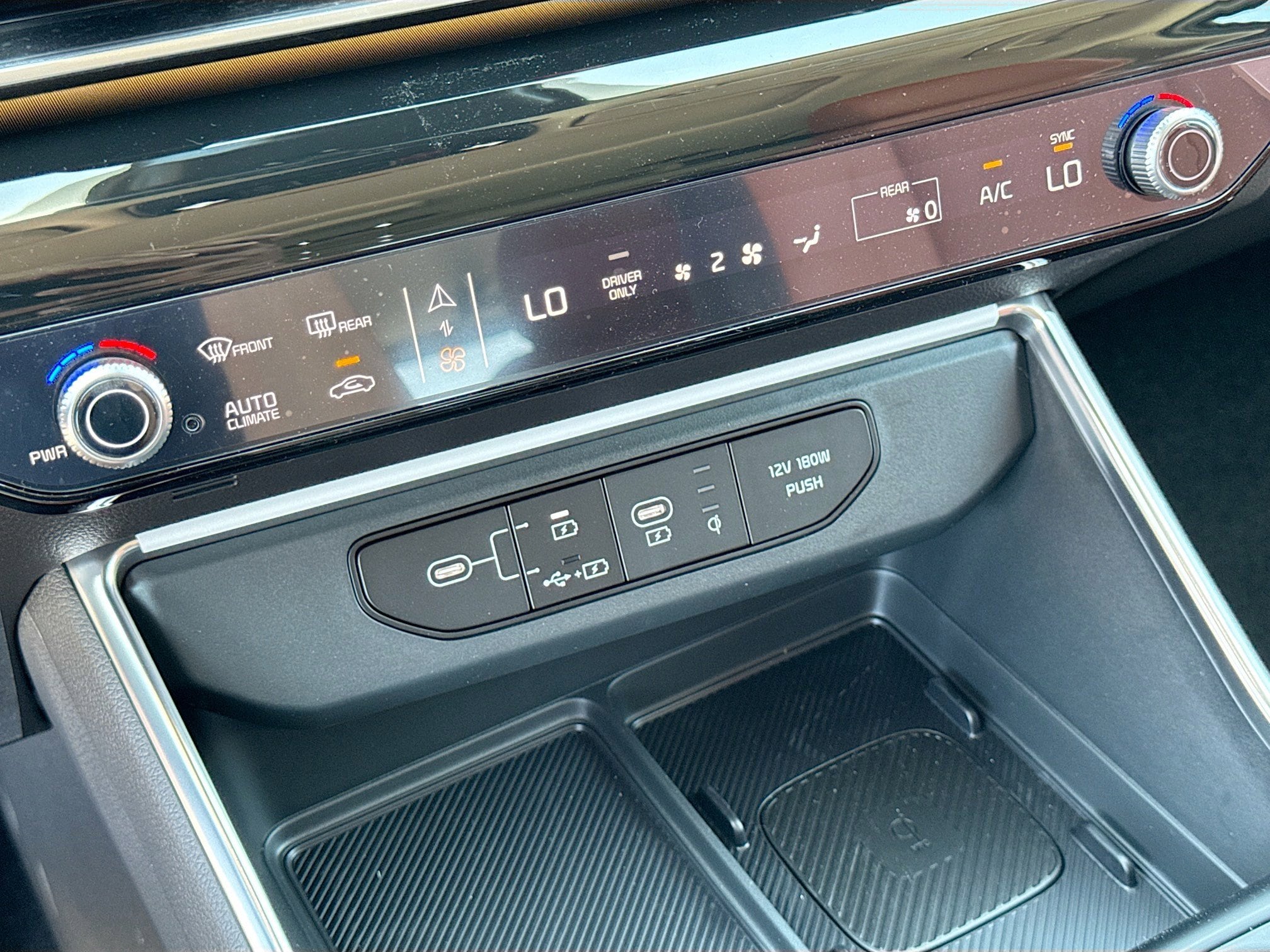 2025 Kia Carnival SX Prestige - Photo 21