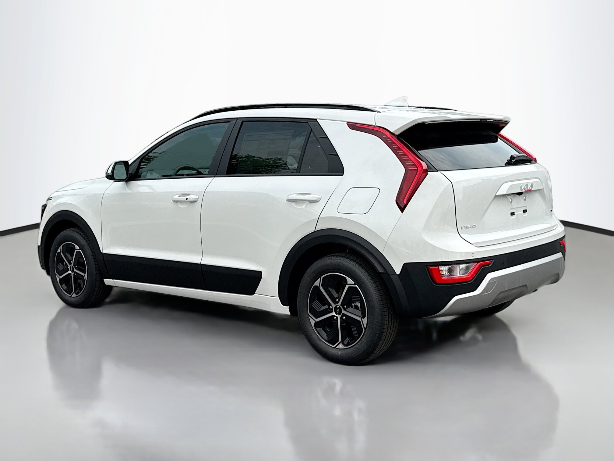 2025 Kia Niro EX photo 4