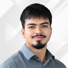 Staff member Esteban Mejia from ID_2d14d7d98002