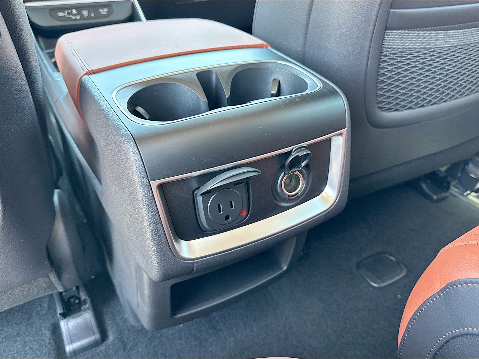 2025 Kia Carnival SX Prestige - Photo 39