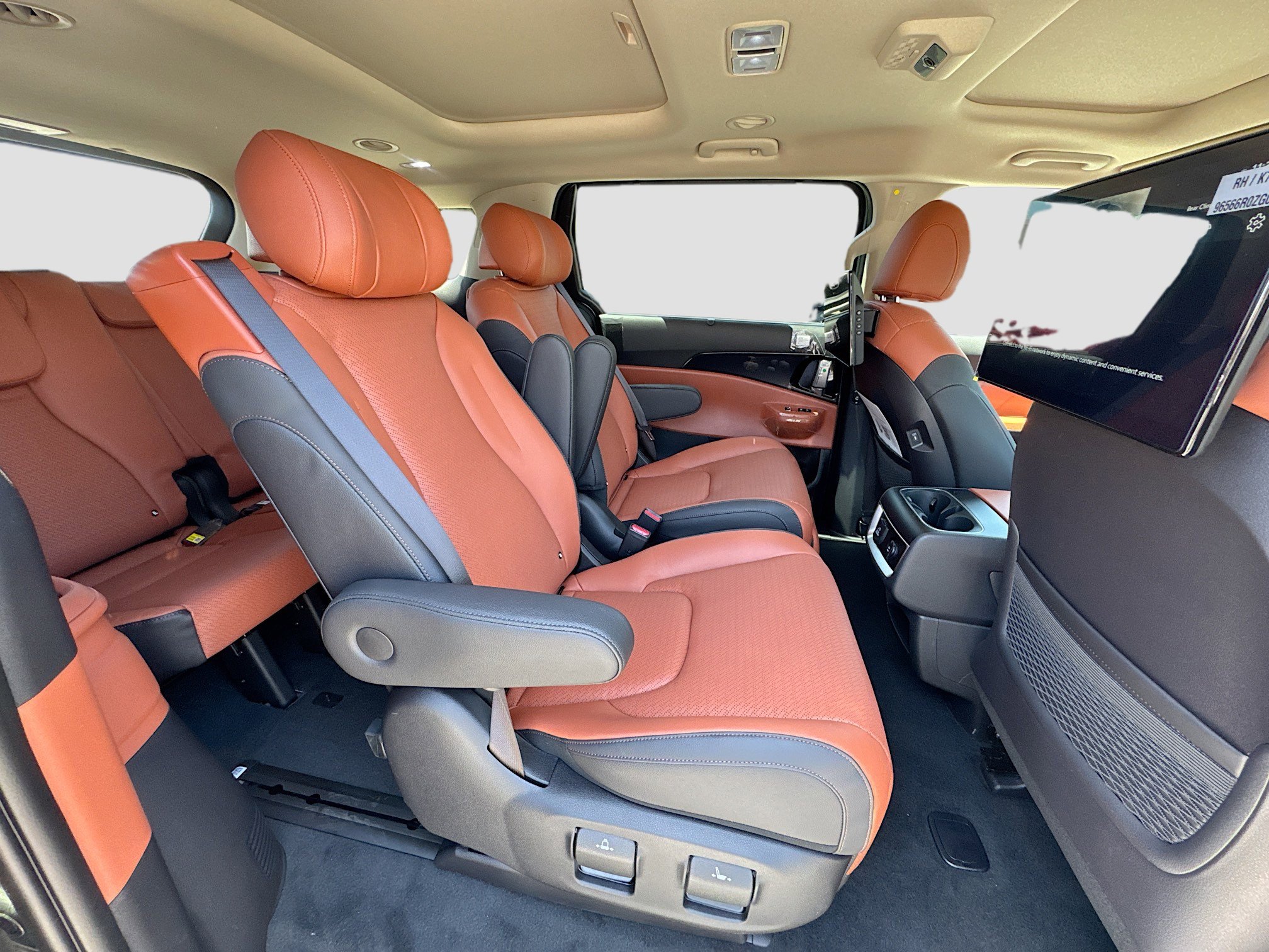 2025 Kia Carnival SX Prestige - Photo 37