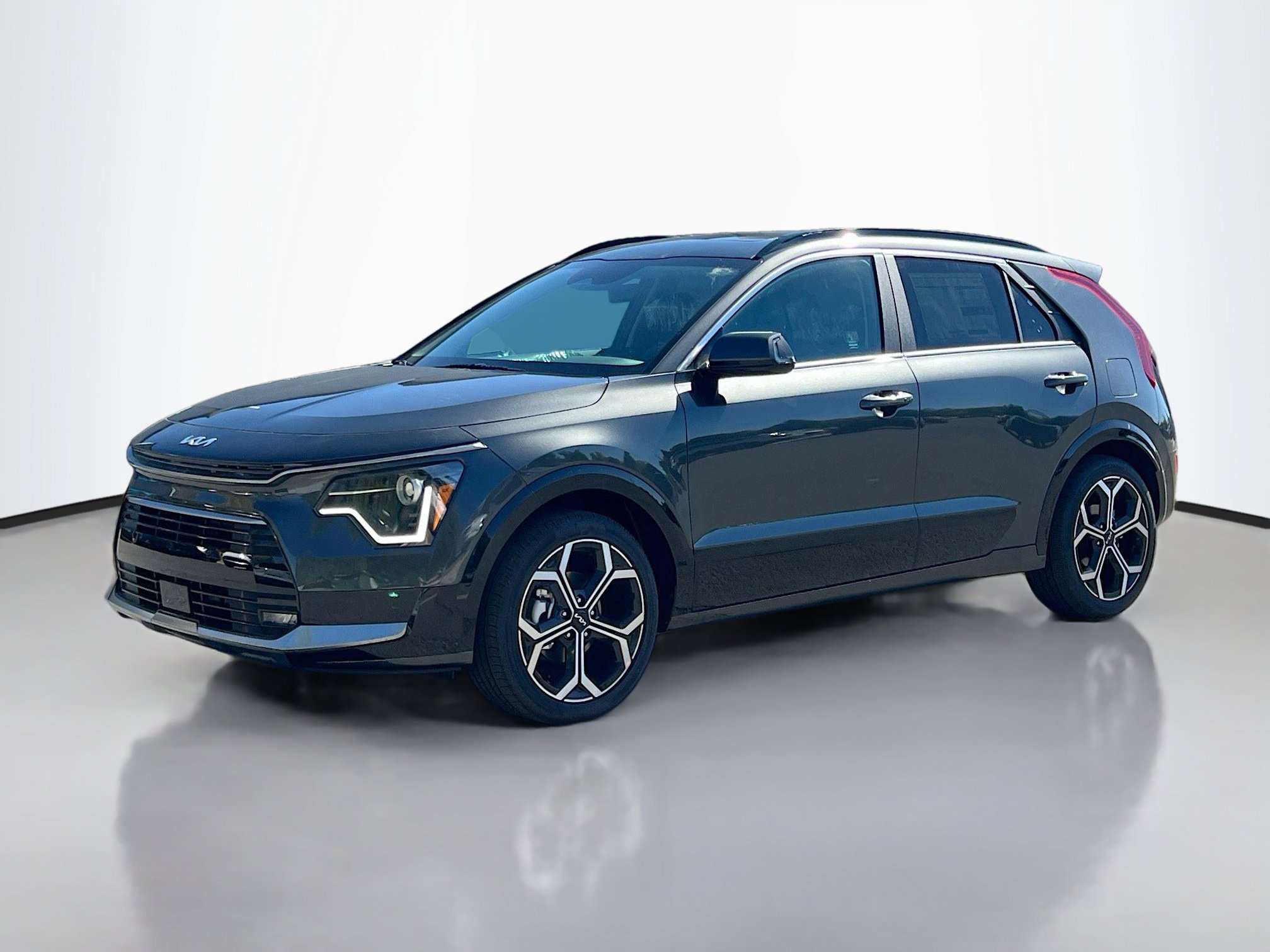 2025 Kia Niro EX Touring photo 2